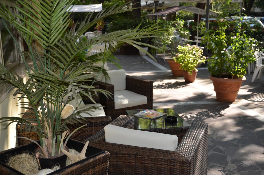 Hotel Monique Cervia Kültér fotó