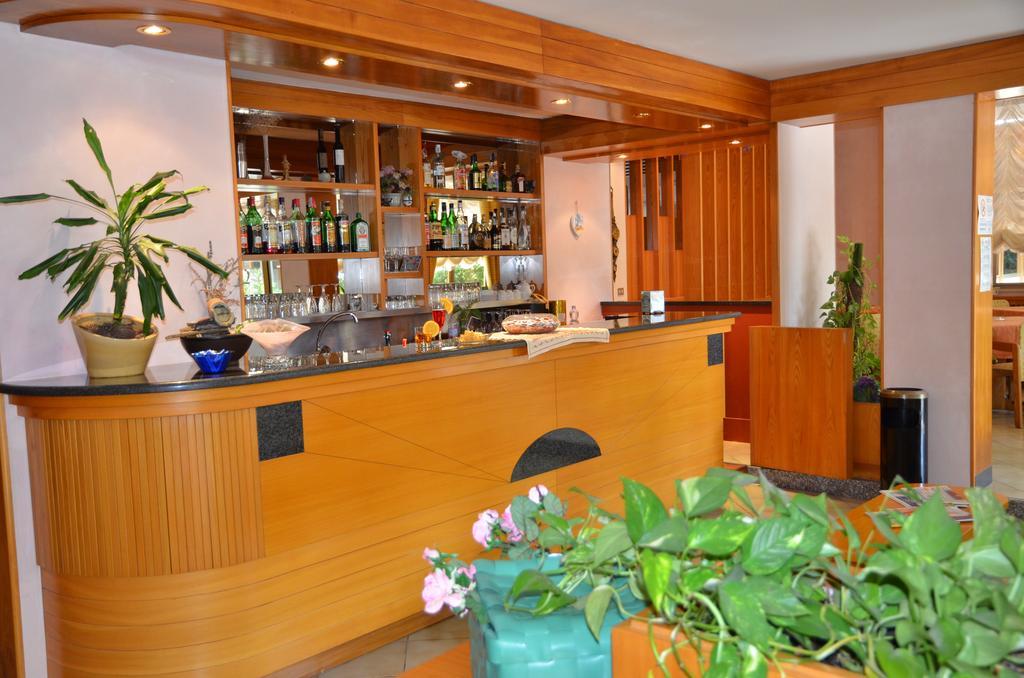 Hotel Monique Cervia Kültér fotó