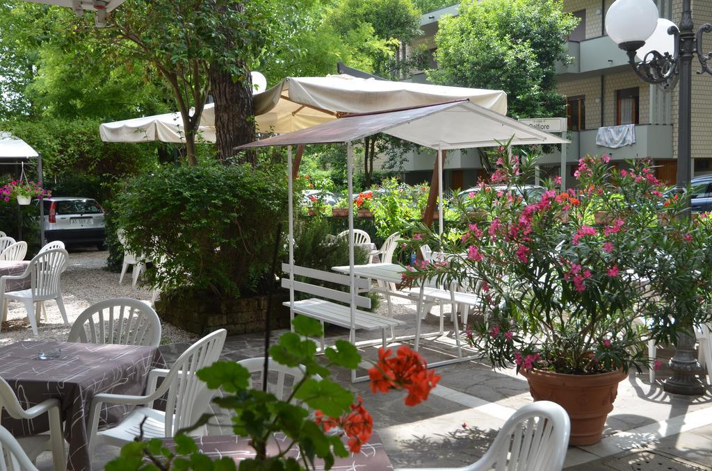 Hotel Monique Cervia Kültér fotó