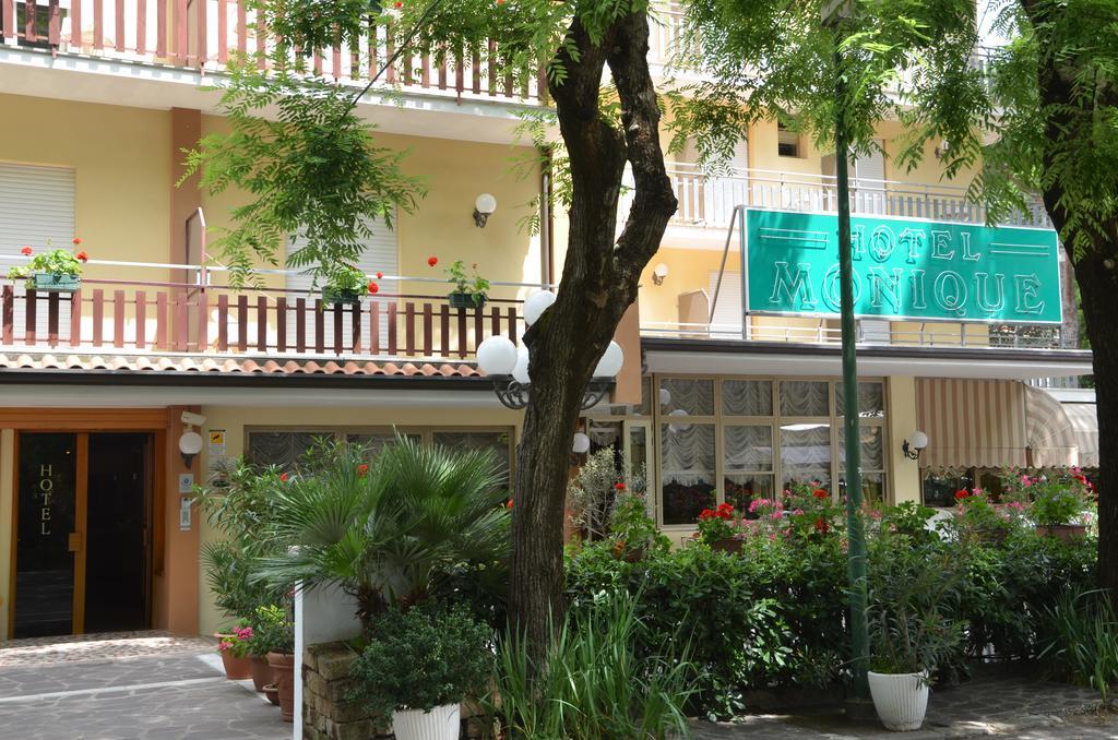 Hotel Monique Cervia Kültér fotó