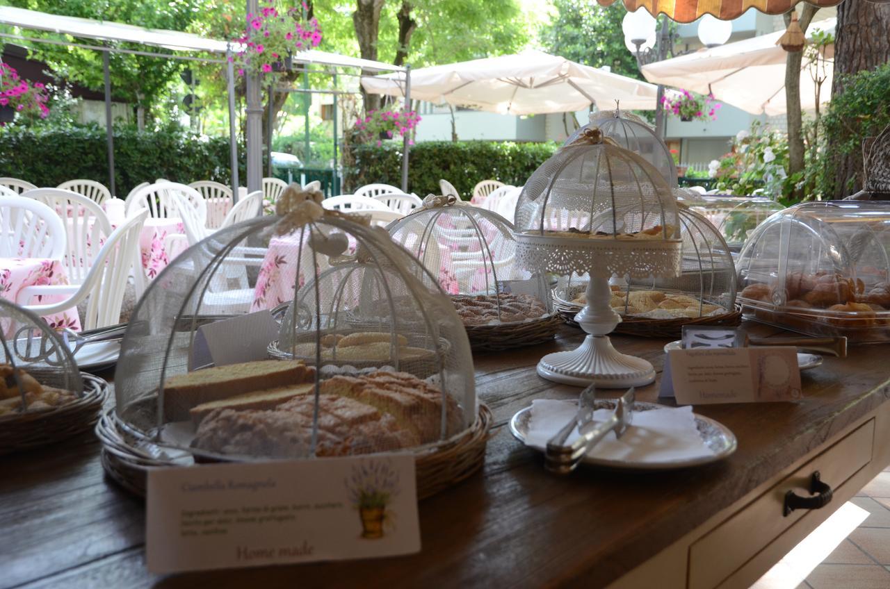 Hotel Monique Cervia Kültér fotó