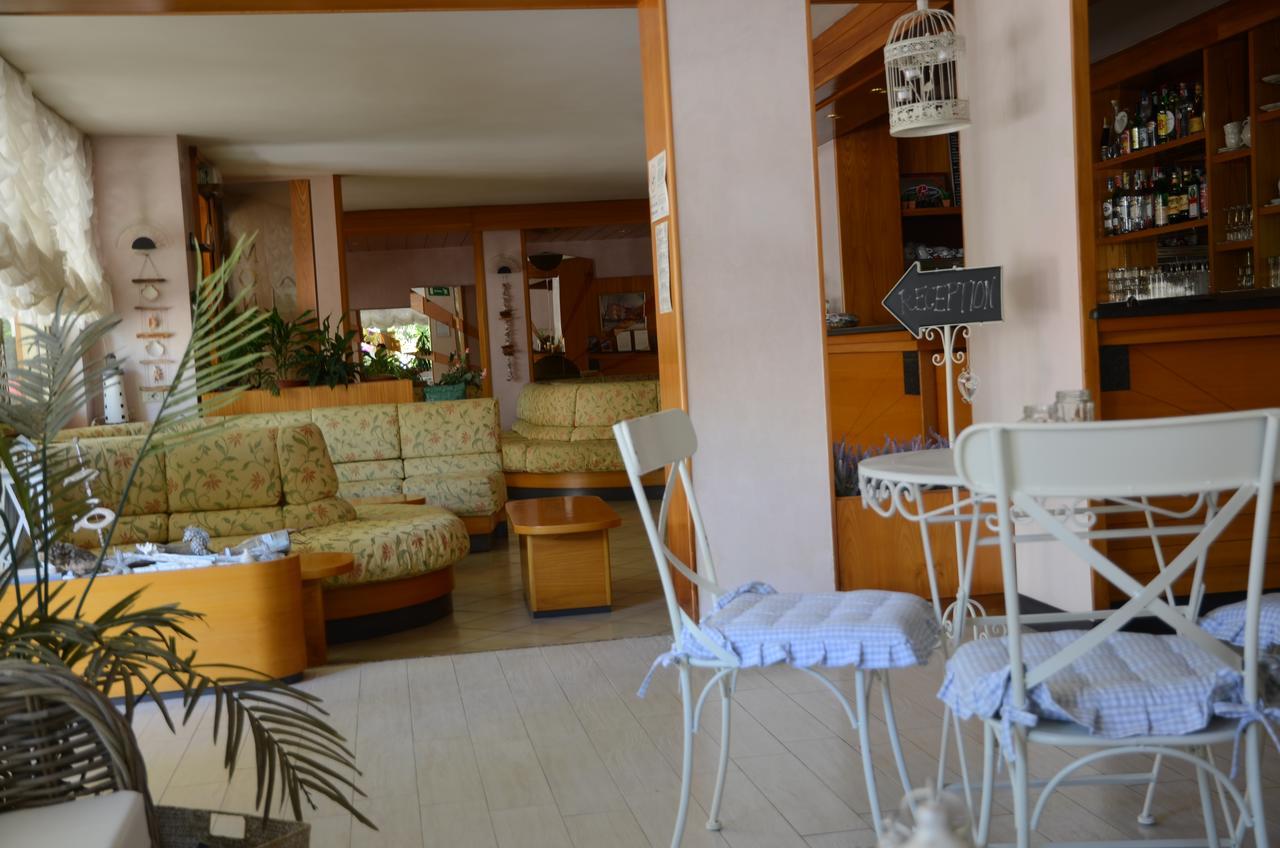 Hotel Monique Cervia Kültér fotó
